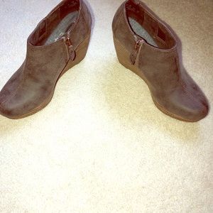 Dr. Scholl's lightweight wedge booties